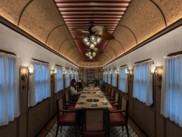 四川香天下·K160火锅：复古列车上的美食之旅复古风灯光设计案例