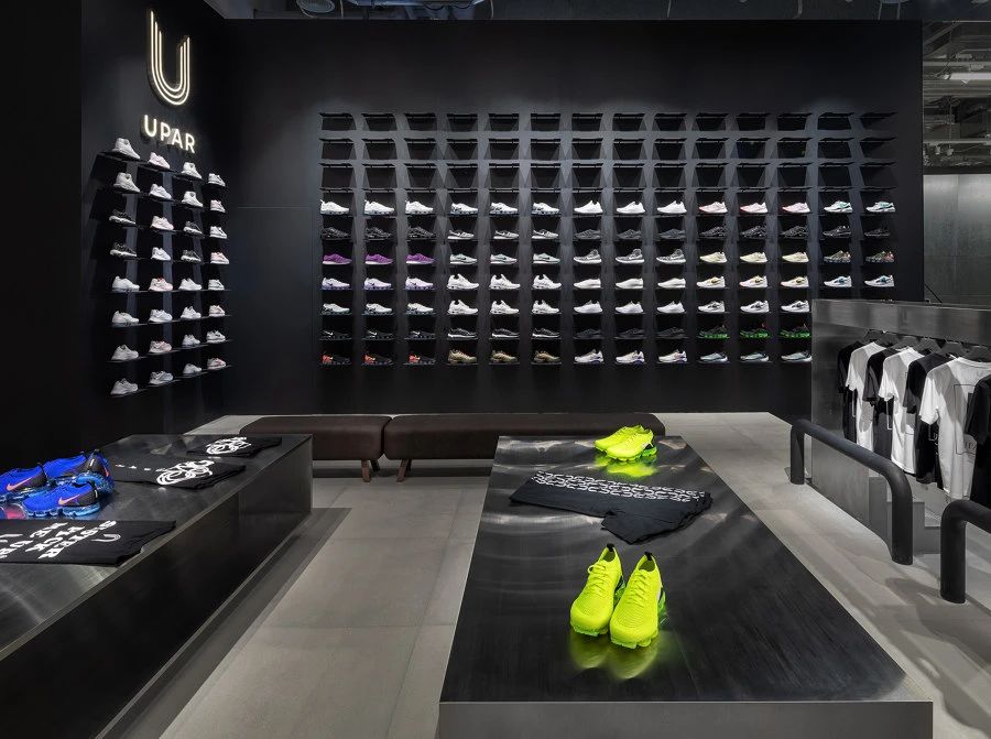 上海UPAR跑步运动鞋旗舰店-店面空间设计运用灯光分享,冷光源,展厅